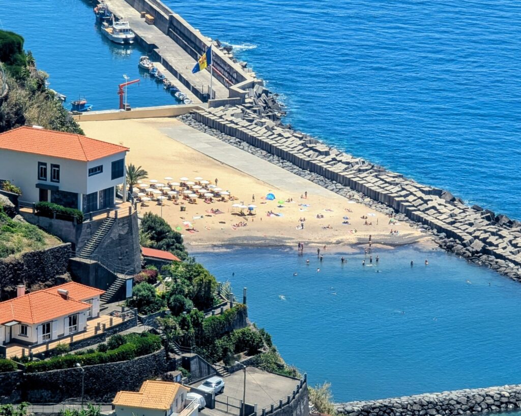 Calheta Beach in Madeira - Paradies für Kinder
